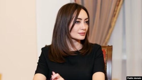 Ինչպե՞ս է նշանակվել Կոնջորյանի կինը «Հայփոստ»-ի տնօրեն և ի՞նչ բանաձևով է բարձր աշխատավարձ ստանում․ «Ազատություն»