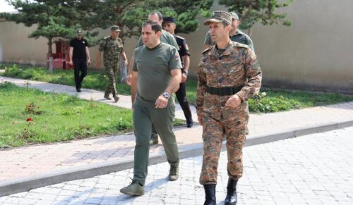 Սուրեն Պապիկյանն անակնկալ այցեր է սկսել ՊՆ զորամասեր