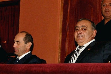 Ռոբերտ Քոչարյանից բացի՝ հանրային քրեական հետապնդում է հարուցվել ևս 9 անձի նկատմամբ, այդ թվում՝ հանգուցյալ Անդրանիկ Մարգարյանի