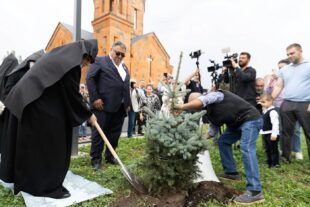 Կաթողիկոսի ձեռամբ օծվել է Բյուրեղավանի նորակառույց եկեղեցին (լուսանկարներ)