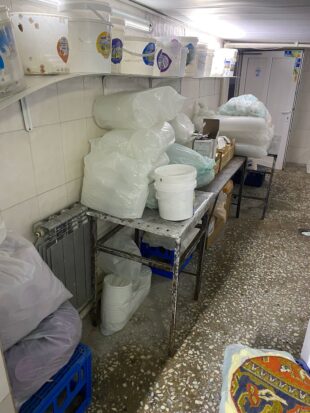 «Արզնի կաթնամթերք»-ի արտադրամասի գործունեությունը կասեցվել է․ կեղտի կուտակման ռիսկ է եղել (լուսանկարներ)
