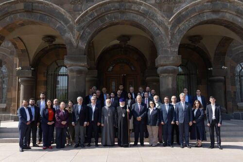 Ամենայն Հայոց Կաթողիկոսն ընդունել է ՀՅԴ Հայ դատի հանձնախմբերի ու գրասենյակների համահայկական խորհրդաժողովի մասնակիցներին