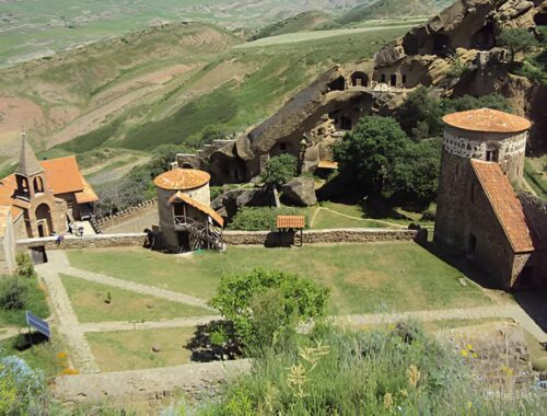 Մինչ Կոբախիձեն խոսում է ՀՀ-ի և Ադրբեջանի միջև խաղաղության մասին, վրաց-ադրբեջանական հարաբերությունները լարվում են․ НГ