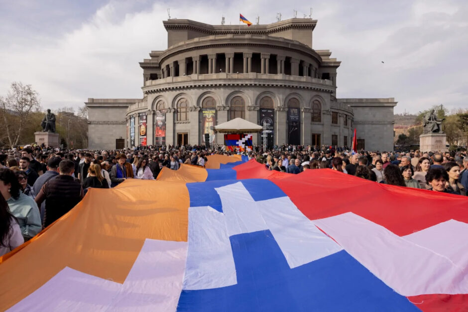 Փաշինյանն ամեն ինչից վեր է դասում սեփական քաղաքական գոյատևումը՝ «քավության նոխազ» դարձնելով արցախցիներին և իր քննադատներին․ Foreign Policy