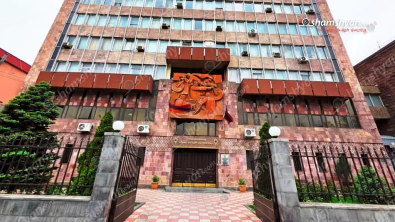 Իրանի քաղաքացու բնակարանից հափշտակել են 10 հազար դոլար, ոսկյա շղթա և մոտ 40 հազար դոլարի վարսեր․ Shamahyan.com Իրանի քաղաքացու բնակարանից հափշտակել են 10 հազար դոլար, ոսկյա շղթա և մոտ 40 հազար դոլարի վարսեր․ Shamahyan.com