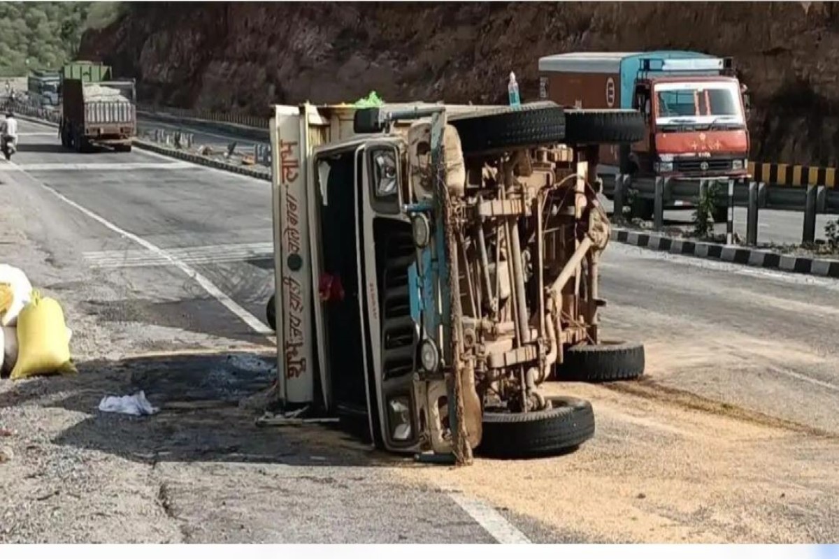 Հնդկաստանում բեռնատարը մխրճվել է ուխտավորների բազմության մեջ․ կա 12 զոհ Հնդկաստանում բեռնատարը մխրճվել է ուխտավորների բազմության մեջ․ կա 12 զոհ