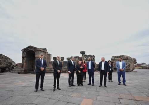 ՅՈՒՆԵՍԿՕ-ի գլխավոր տնօրենն այցելել է Զվարթնոց տաճար