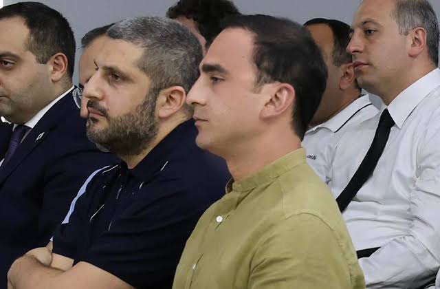 Քաղաքապետն՝ ավելի քան 2 մլն․ փոխքաղաքապետը՝ մոտ 2 մլն․ բարձր աշխատավարձ են ցանկանում սահմանել նաև Երևանի քաղաքապետարանում Քաղաքապետն՝ ավելի քան 2 մլն․ փոխքաղաքապետը՝ մոտ 2 մլն․ բարձր աշխատավարձ են ցանկանում սահմանել նաև Երևանի քաղաքապետարանում