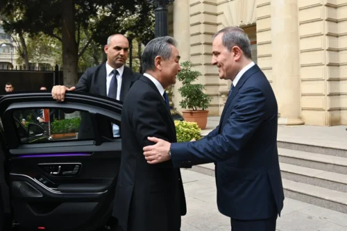 Ադրբեջանի և Չինաստանի ԱԳ ղեկավարները քննարկել են Հայաստանի և Ադրբեջանի միջև հարաբերությունների կարգավորման գործընթացը