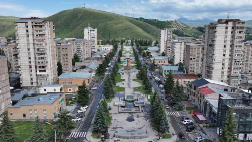 Հրազդանում դպրոցի նախկին տնօրնեի որդին դանակահարել է նախկին փոխոստիկանապետի որդուն․ պատճառը հին «վրեժն» է