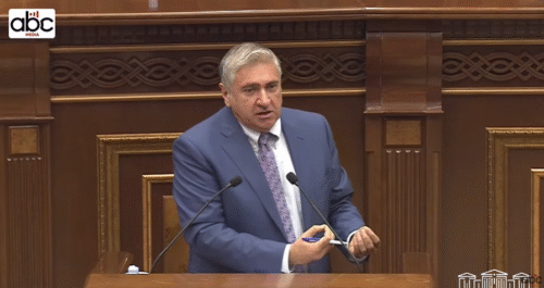 Արցախցիների բնակապահովման ծրագիրը պետք է վերանայել․ Արթուր Խաչատրյան
