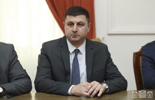 «Անկլավների» թեման շոշափելով՝ հանրային տրամադրություն շոշափել․ Աբրահամյան